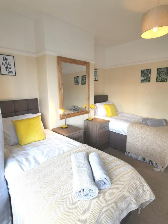 Off Road Parking, Garden, Tv In Every Room Swansea Zewnętrze zdjęcie